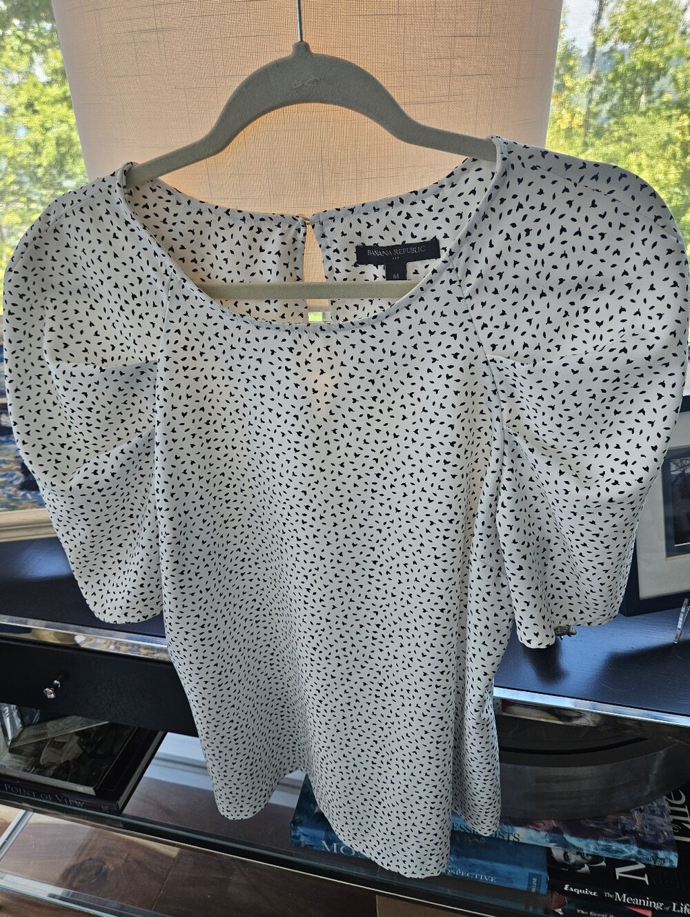 Medium Banana Republic White Blouse with Black Micro Dot Print and Puff Sleeves